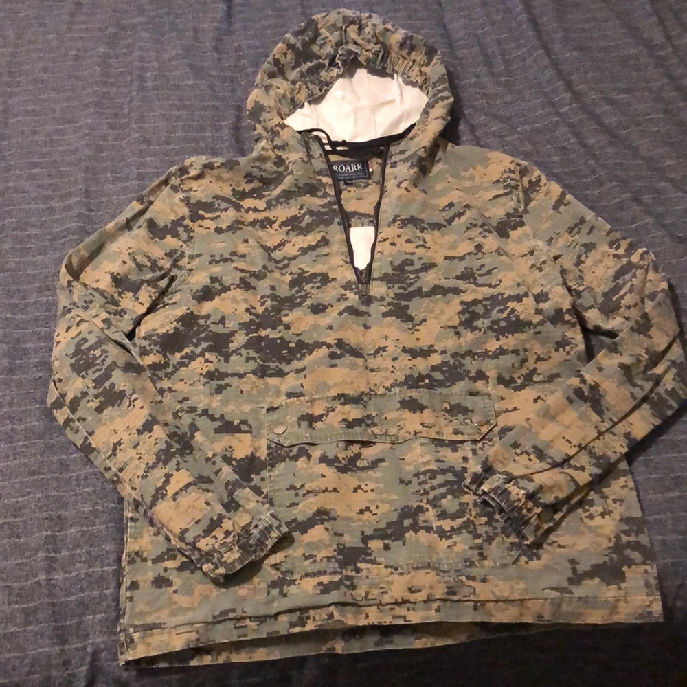 Roark 1/4 Zip Camo hoodie